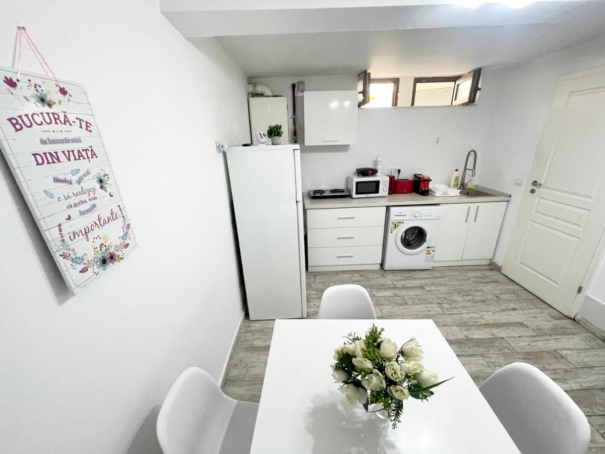 Temple 4 Apartment Bukares Bagian luar foto